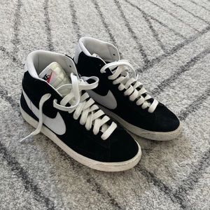 Worn twice. Suede Black Nike Blazer Mid sneaker. Size 3.5.